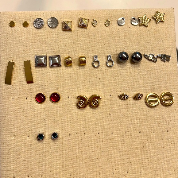 Beautiful studs 18k gold plated and rhodium different sizes - Picture 1 of 16